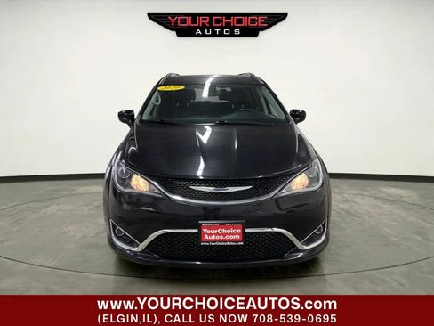 Used 2020 Chrysler Pacifica Touring-L FWD image 8