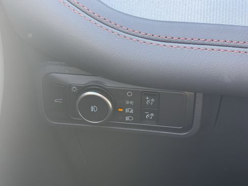 New 2026 Ford Explorer Active w/ Active Comfort Package image 9