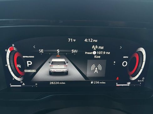Used 2023 Nissan Pathfinder Platinum FWD image 25