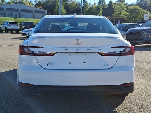 Certified 2025 Toyota Camry image 5