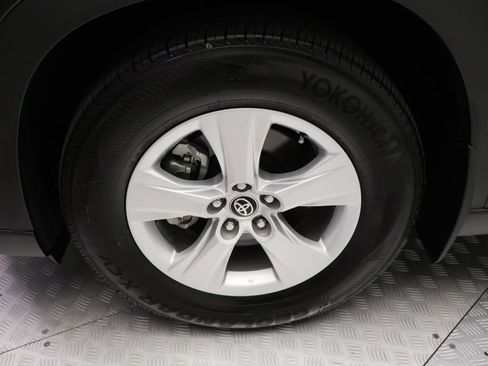 Used 2026 Toyota Grand Highlander FWD image 4