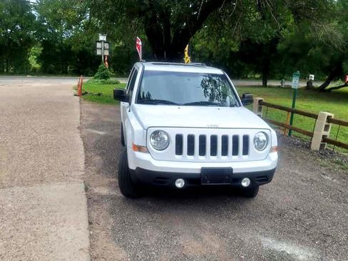 Used 2016 Jeep Patriot High Altitude image 18