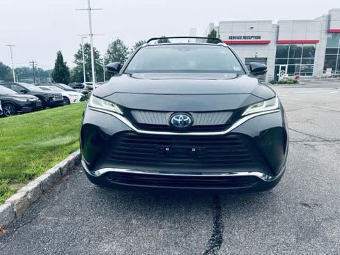 Used 2022 Toyota Venza XLE AWD/4WD image 2