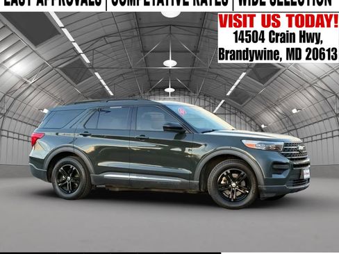 Used 2022 Ford Explorer XLT image 1