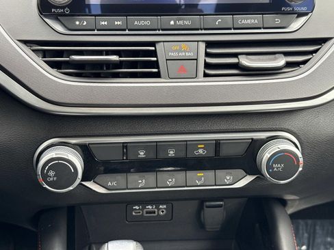 Used 2023 Nissan Altima 2.5 SR image 11