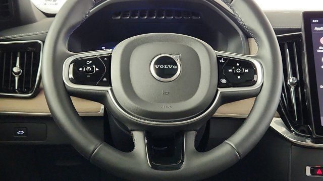 Used 2026 Volvo XC90 B6 Plus w/ Protection Package AWD/4WD image 24