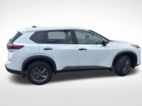 Used 2025 Nissan Rogue S FWD image 8