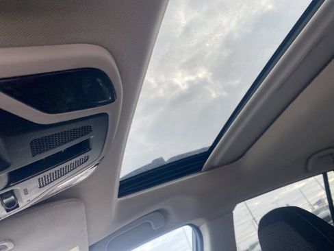 Used 2022 Subaru Outback Premium image 10