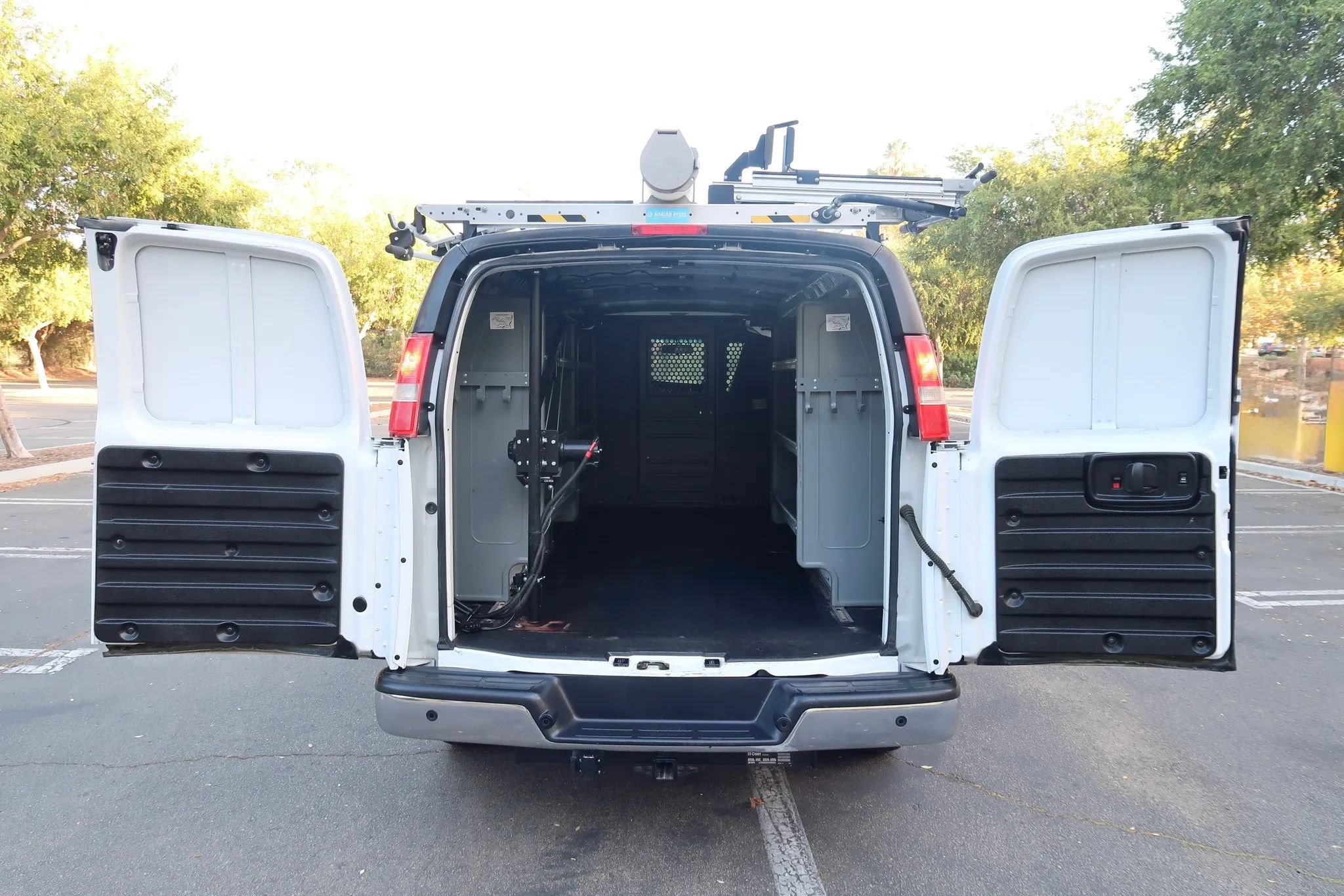 Used 2017 Chevrolet Express 2500 Extended RWD image 20