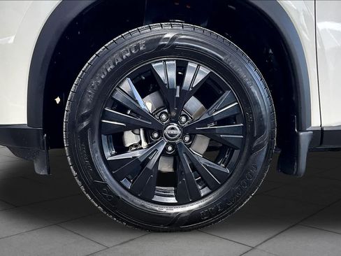 Used 2023 Nissan Rogue SV AWD/4WD image 11