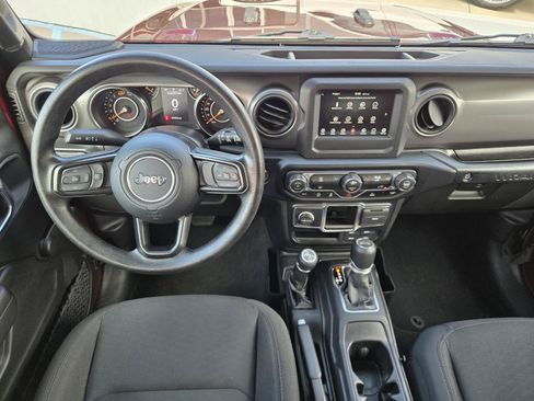 Used 2022 Jeep Wrangler Unlimited Sport AWD/4WD image 6