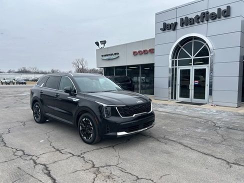 Used 2024 Kia Sorento S FWD image 2