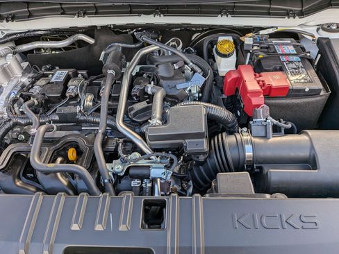 New 2026 Nissan Kicks SR FWD image 33