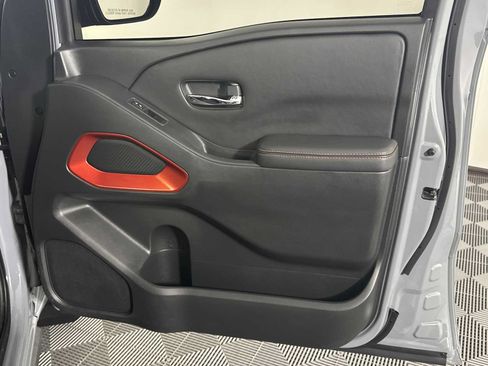 Used 2024 Nissan Frontier PRO-4X AWD/4WD image 21