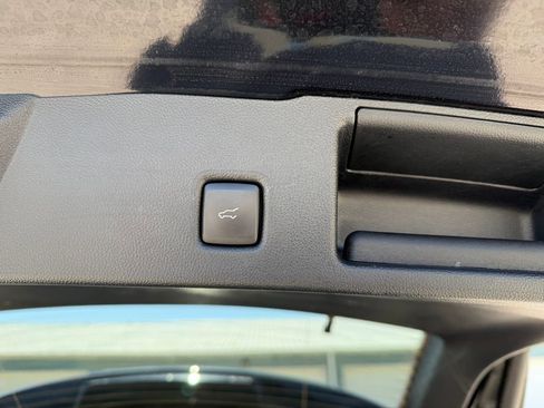 Used 2022 Ford Escape SEL FWD image 12
