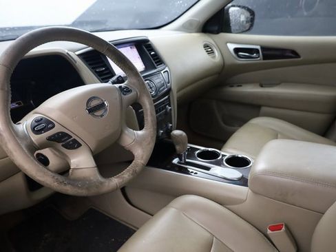 Used 2015 Nissan Pathfinder Platinum w/ Cargo Package image 10