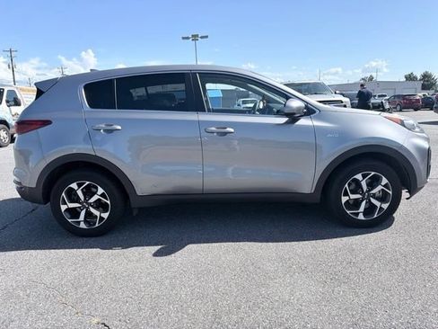 Used 2020 Kia Sportage LX AWD/4WD image 2