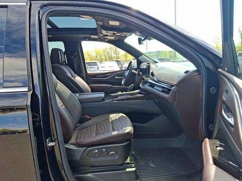 Certified 2024 Cadillac Escalade Premium Luxury Platinum AWD/4WD image 20