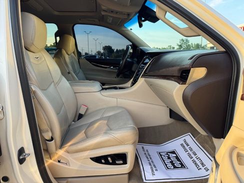 Used 2015 Cadillac Escalade Premium AWD/4WD image 20