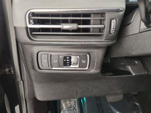 Used 2022 Lincoln Corsair AWD w/ Premium Package image 25
