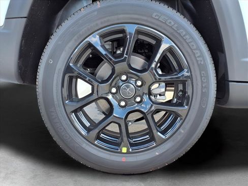 New 2026 Jeep Compass Latitude image 7