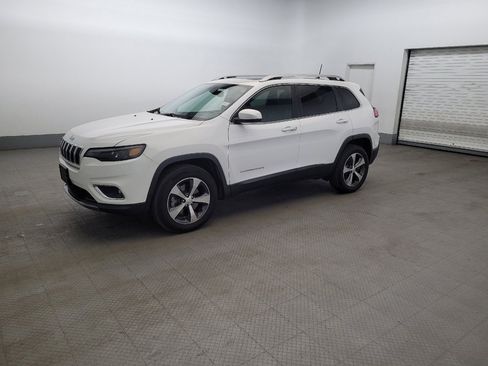 Used 2019 Jeep Cherokee Limited AWD/4WD image 2