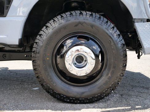 Used 2024 Ford F350 Lariat w/ FX4 Off-Road Package AWD/4WD image 48
