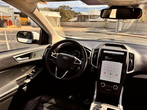 Used 2023 Ford Edge SEL image 25