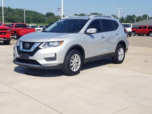 Used 2018 Nissan Rogue SV AWD/4WD image 10