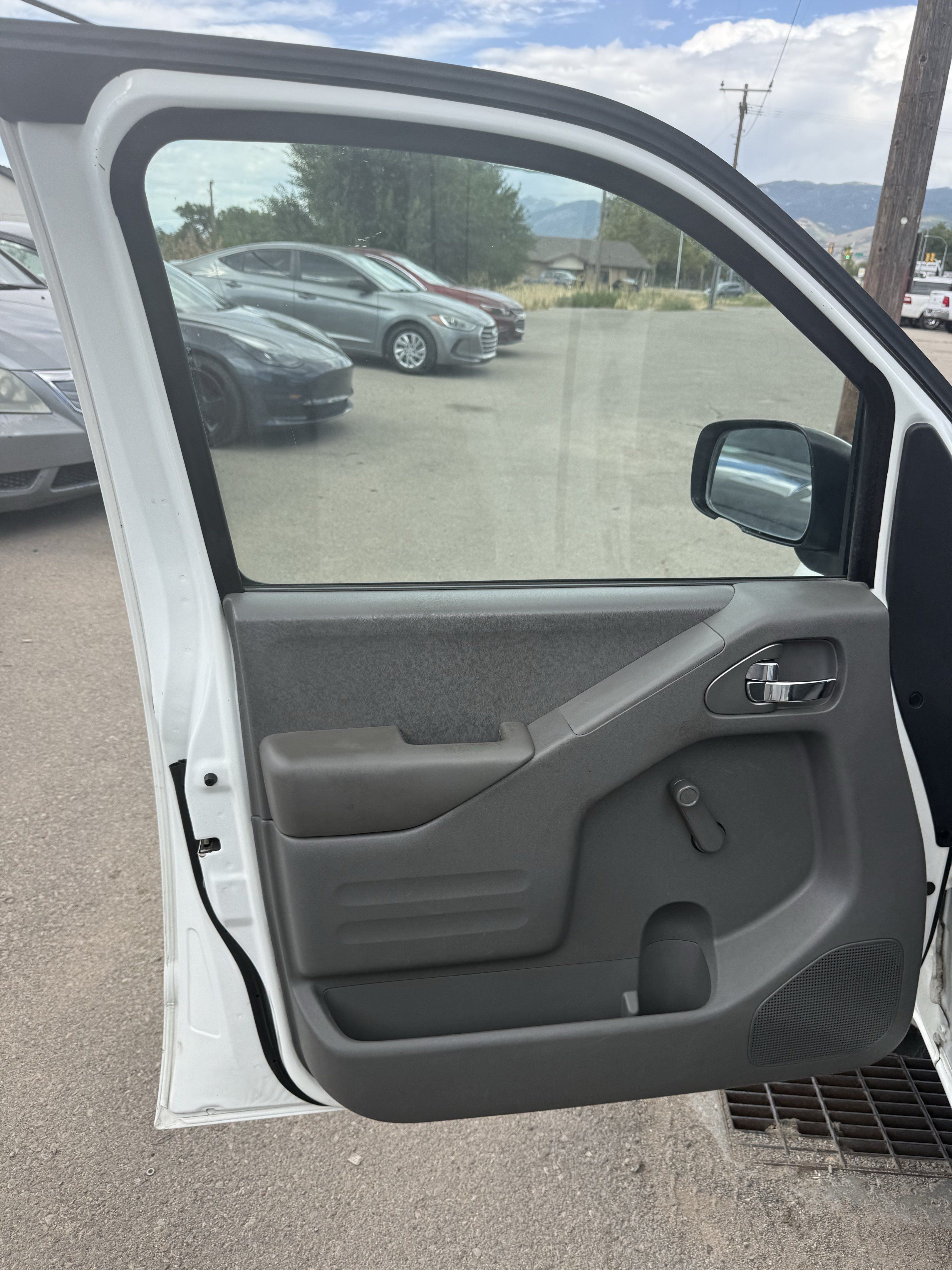 Used 2018 Nissan Frontier S RWD image 23