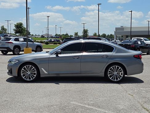 Used 2023 BMW 530i xDrive AWD/4WD image 3