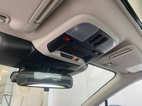 Used 2025 Subaru Crosstrek 2.5i Limited AWD/4WD image 18