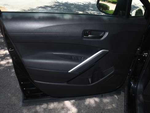 Used 2023 Toyota Corolla Cross LE w/ Moonroof Package AWD/4WD image 10