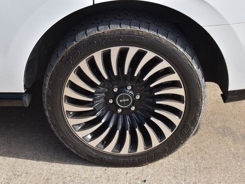 Used 2020 Lincoln Navigator Black Label image 14