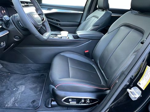 Used 2024 Jeep Wagoneer Launch Edition image 16