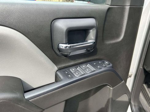 Used 2018 Chevrolet Silverado 1500 Custom w/ Custom Value Package image 17