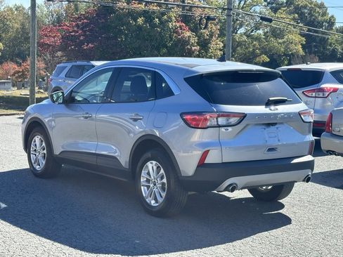 Used 2022 Ford Escape SE image 6