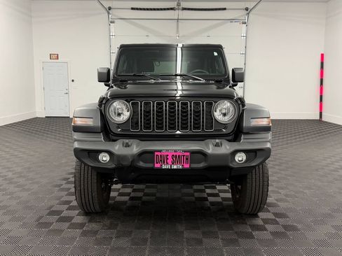 Used 2025 Jeep Wrangler Sport AWD/4WD image 6