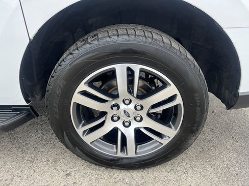 Used 2024 Ford Expedition Max Limited image 9