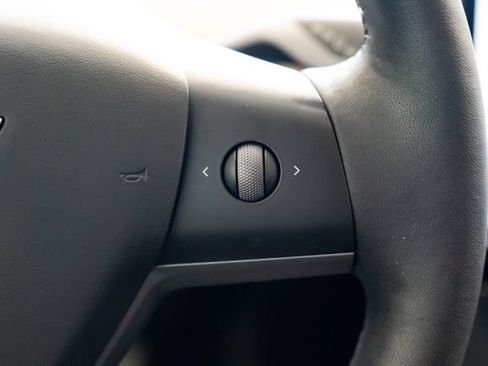 Used 2023 Tesla Model Y Long Range AWD/4WD image 15