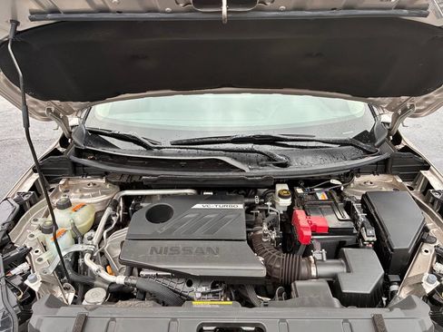 Used 2024 Nissan Rogue Platinum FWD image 9