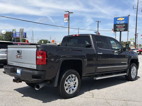 Used 2015 GMC Sierra 2500 Denali w/ Duramax Plus Package AWD/4WD image 24