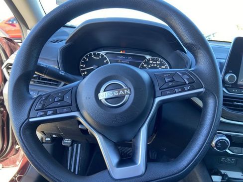 Used 2024 Nissan Altima 2.5 SV image 34