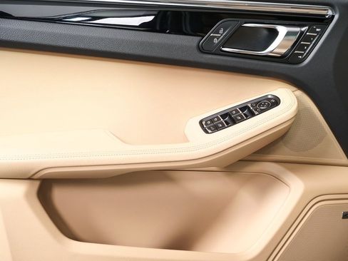 New 2026 Porsche Macan image 6