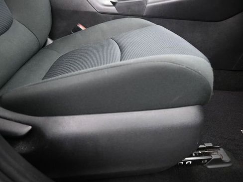 Used 2020 Toyota RAV4 LE image 11