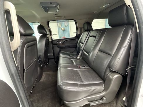Used 2013 Chevrolet Suburban LTZ AWD/4WD image 17