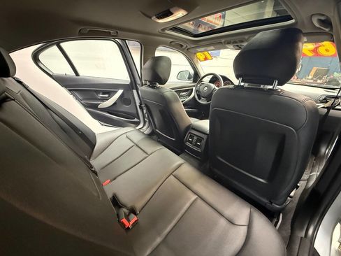 Used 2014 BMW 320i xDrive Sedan AWD/4WD image 12