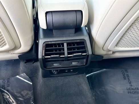 Used 2025 Audi Q3 2.0T Premium Plus w/ Premium Plus Package image 19