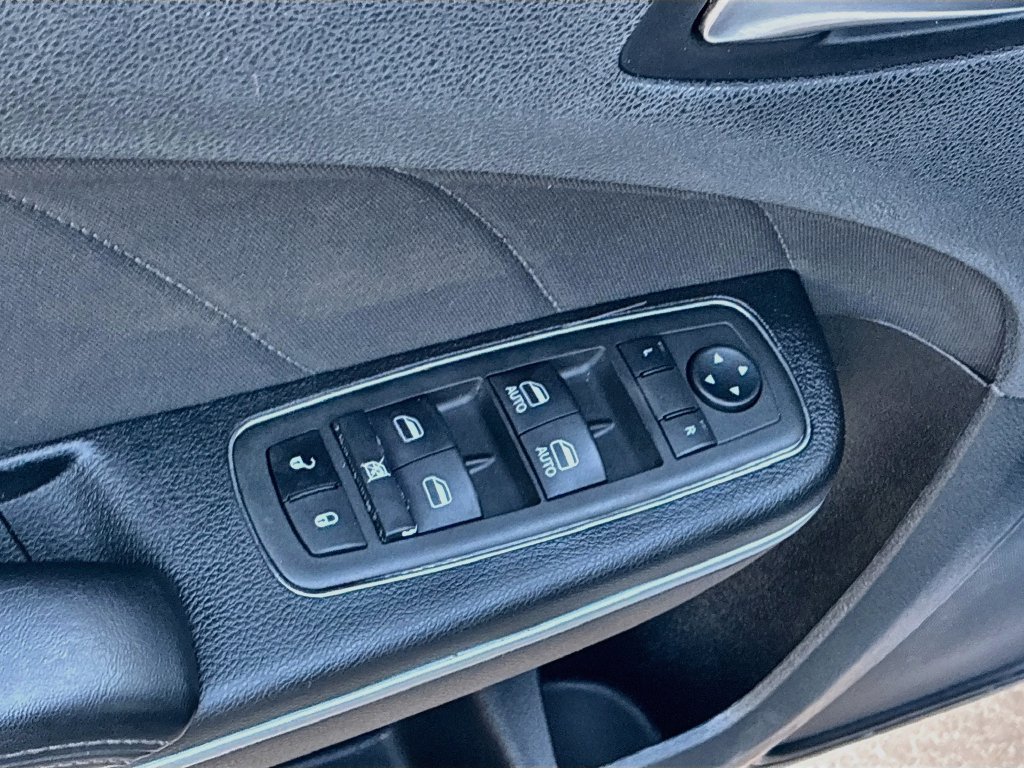 Used 2022 Dodge Charger SXT RWD image 17