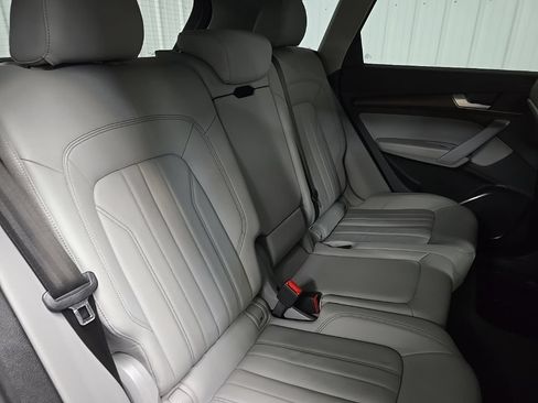 Used 2023 Audi Q5 2.0T Premium w/ Convenience Package AWD/4WD image 17